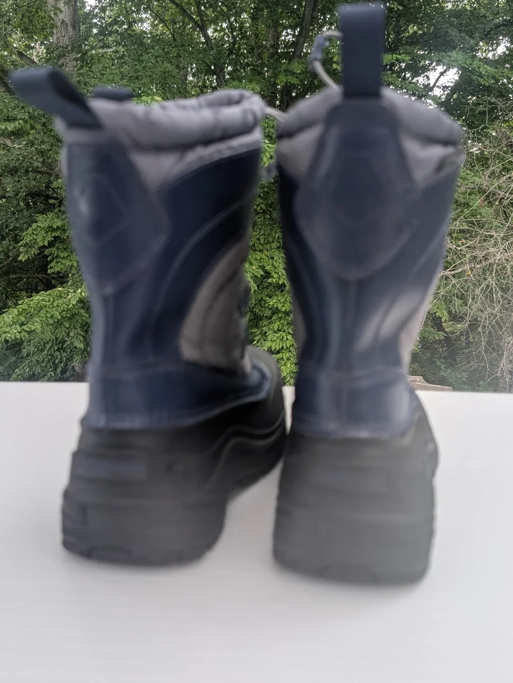 The North Face  Youth Alpenglow IV Kids Navy and Gray Insulated Snow Boots 2